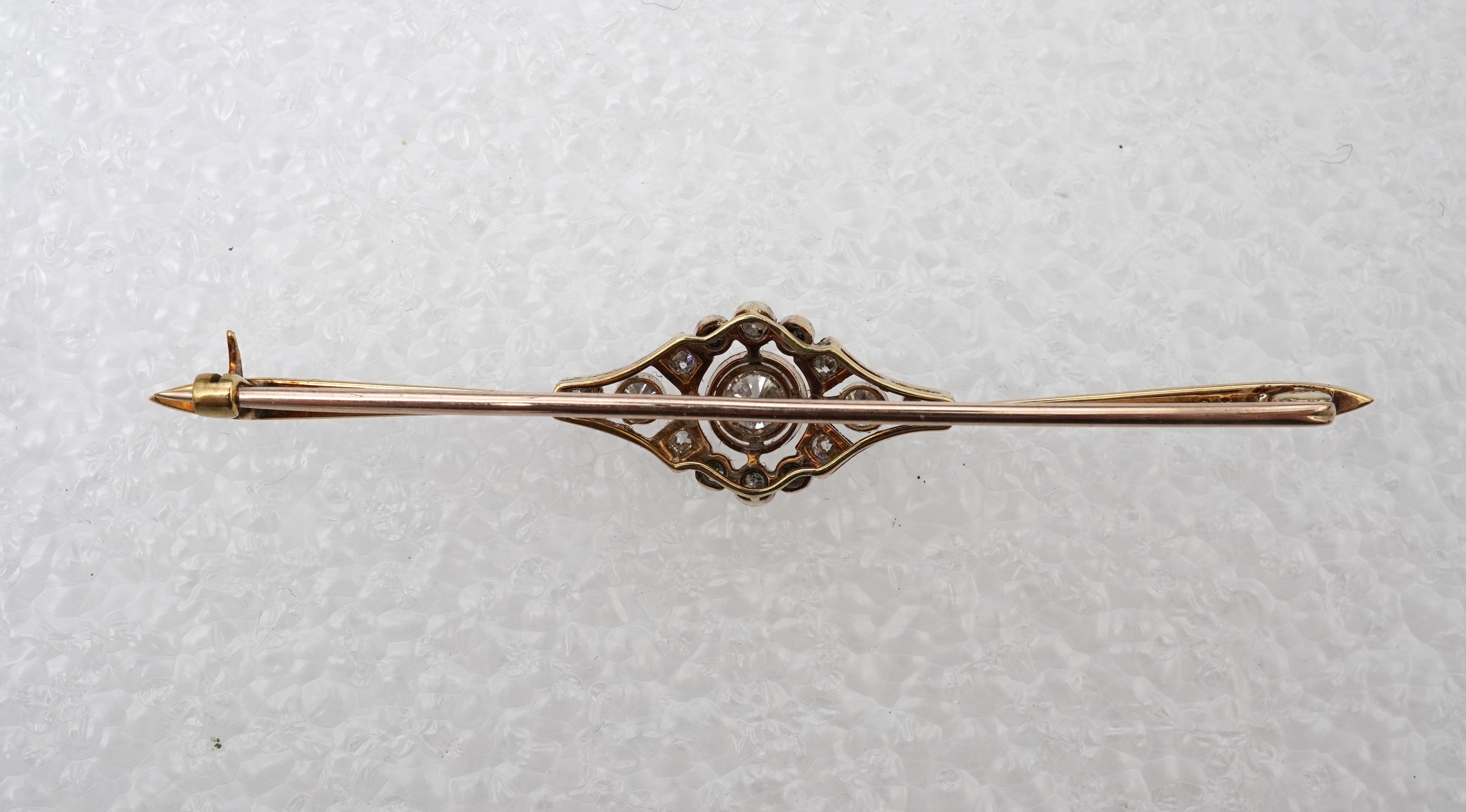 A diamond bar brooch, early 20th century